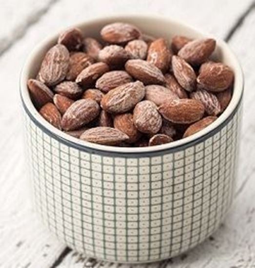 الصورة: لوز مالح