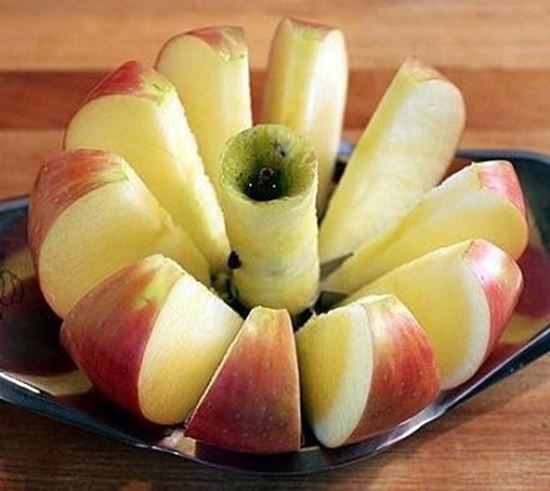 الصورة: تفاح مقطع