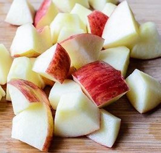 الصورة: تفاح مكعبات